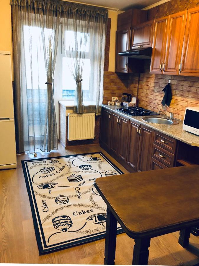 Vip Апартаменти Ternopil Ngoại thất bức ảnh