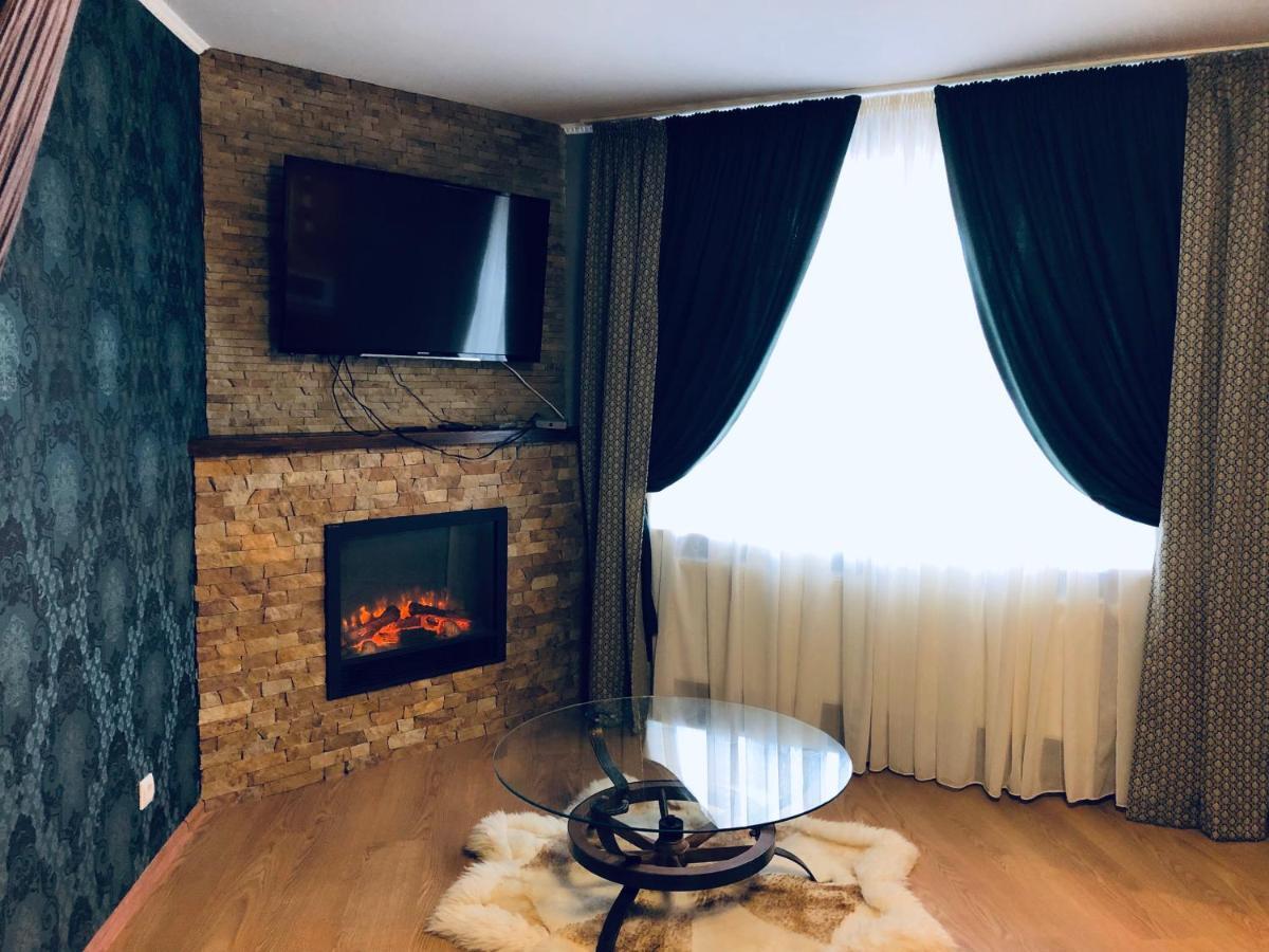 Vip Апартаменти Ternopil Ngoại thất bức ảnh